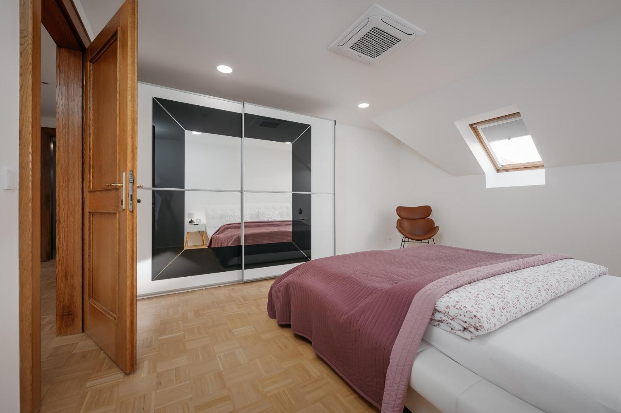 Dot 3 Bdr Apartment With Tyn Cathedral View & Ac Prag Dış mekan fotoğraf