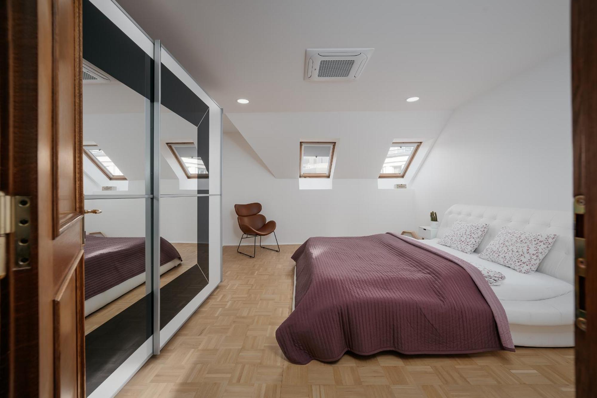 Dot 3 Bdr Apartment With Tyn Cathedral View & Ac Prag Dış mekan fotoğraf